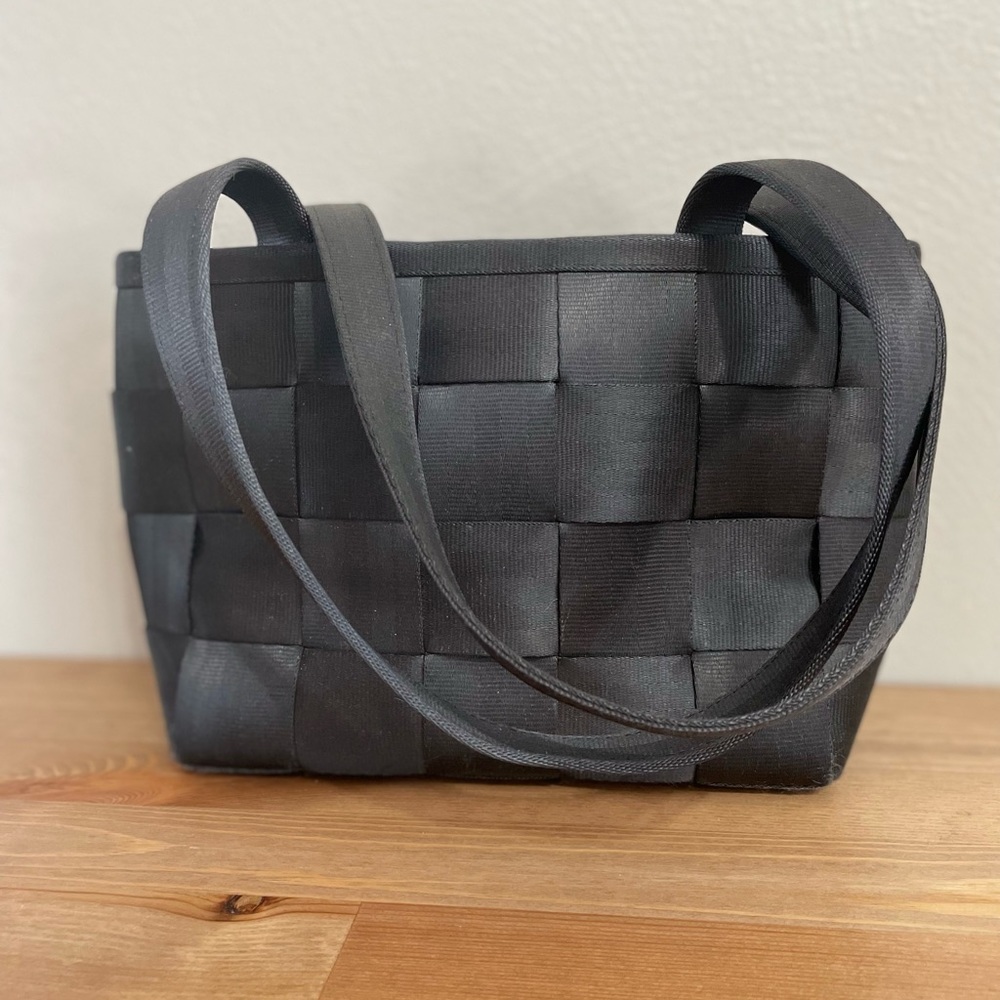 Harveys seatbelt bag
